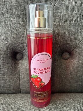NEW 🆕 Bath & Body Works Strawberry Pound Cake